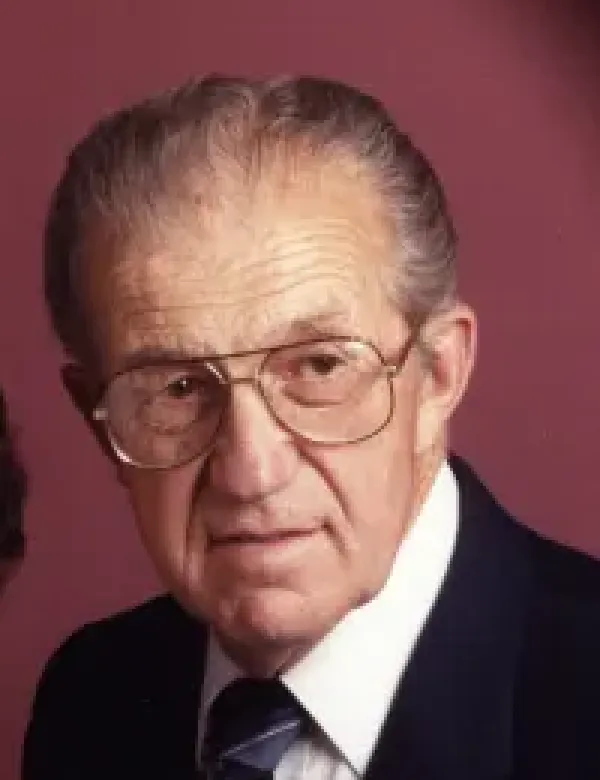 images/PHOTOS/dean%20ezra%20beus.webp#joomlaImage://local-images/PHOTOS/dean ezra beus.webp?width=200&height=260