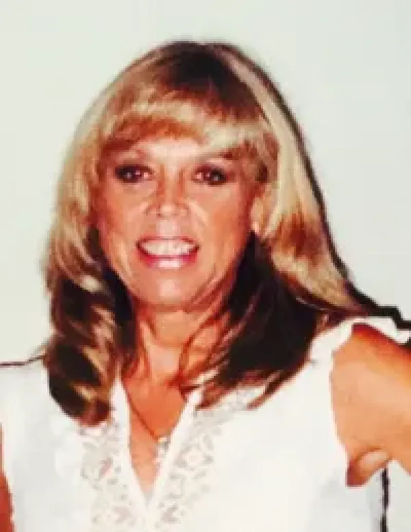 images/PHOTOS/lynn%20louise%20roesner.webp#joomlaImage://local-images/PHOTOS/lynn louise roesner.webp?width=200&height=259