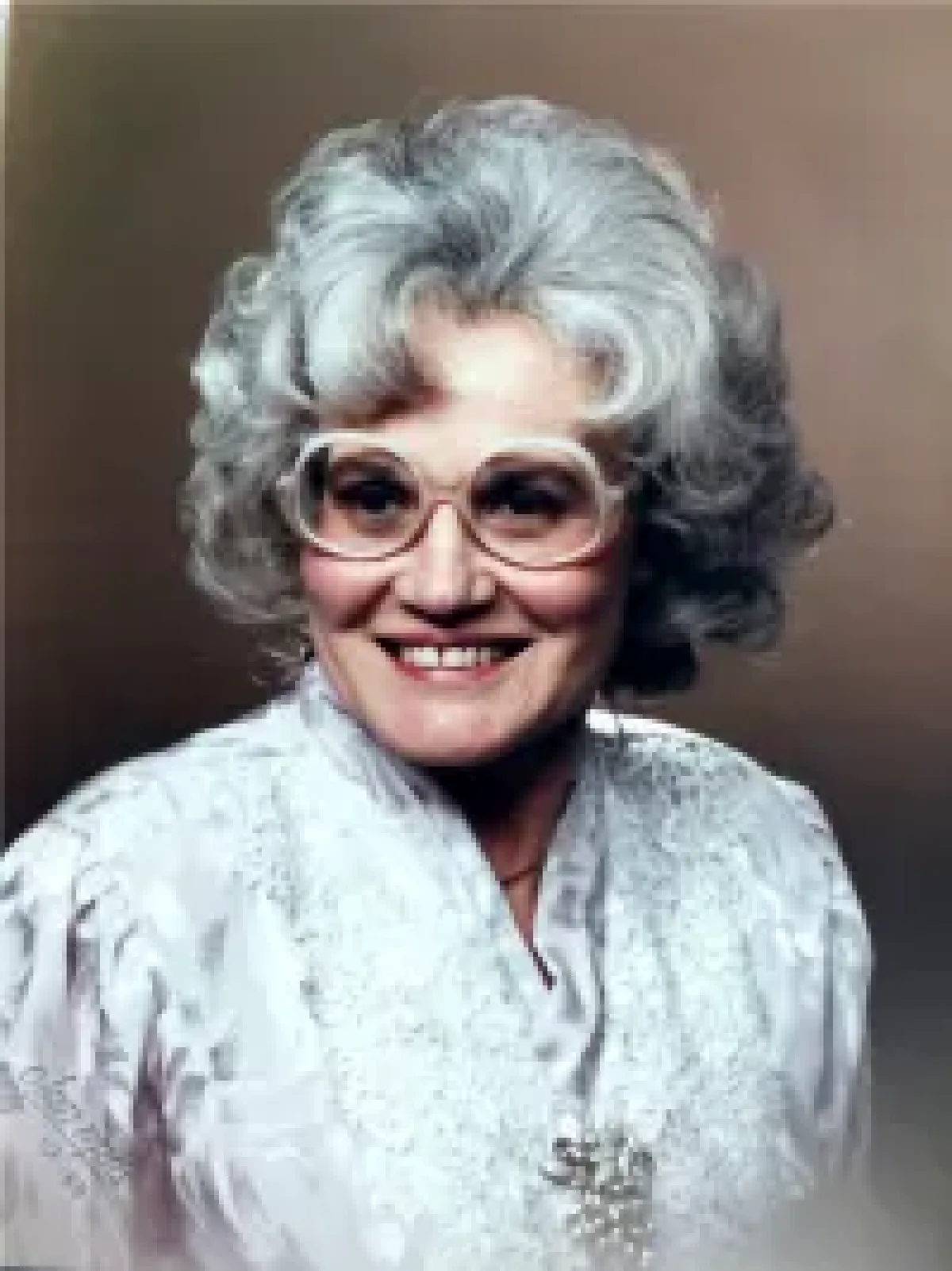 images/PHOTOS/helen%20grigg%20pooley%20henderson.webp#joomlaImage://local-images/PHOTOS/helen grigg pooley henderson.webp?width=200&height=267