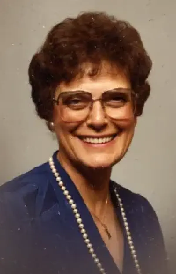 images/PHOTOS/rose%20marie%20hanami.webp#joomlaImage://local-images/PHOTOS/rose marie hanami.webp?width=200&height=311