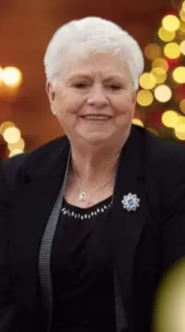 images/PHOTOS/gloria%20stratford.webp#joomlaImage://local-images/PHOTOS/gloria stratford.webp?width=200&height=359