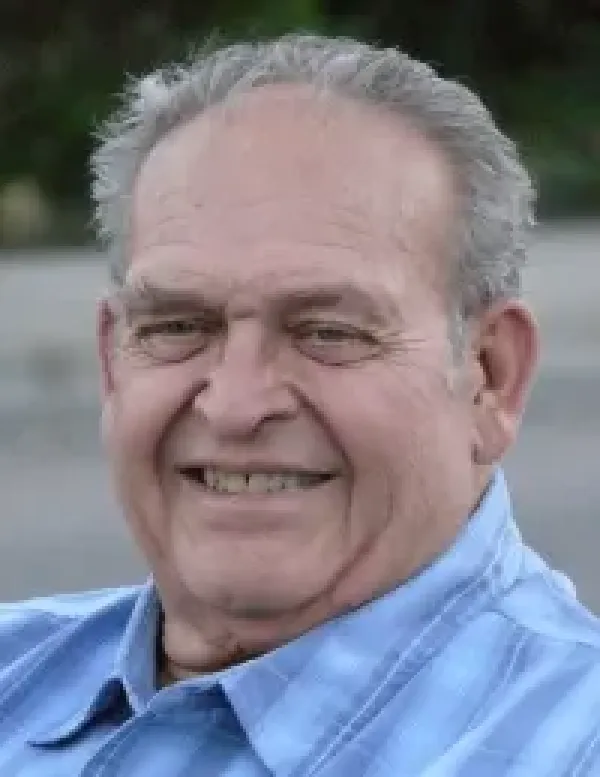 images/PHOTOS/lonnie%20semon.webp#joomlaImage://local-images/PHOTOS/lonnie semon.webp?width=200&height=259